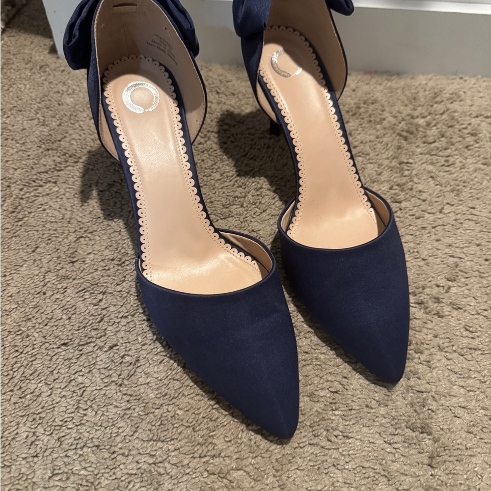 Journee Collection Navy Blue Heels